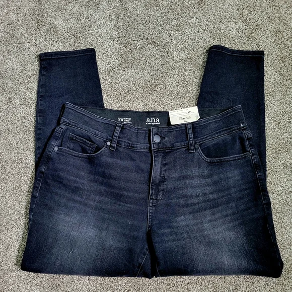 Black Jeans - Picture 2 of 3